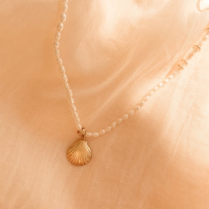 Dainty gold seashell pearl necklace